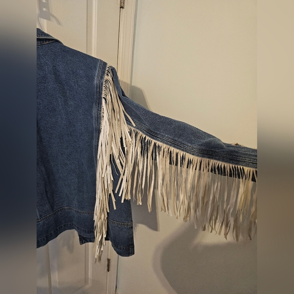 Saints And Hearts NWT Fringe Denim Jacket Western Concert Wear Oversized S - Picture 10 of 11